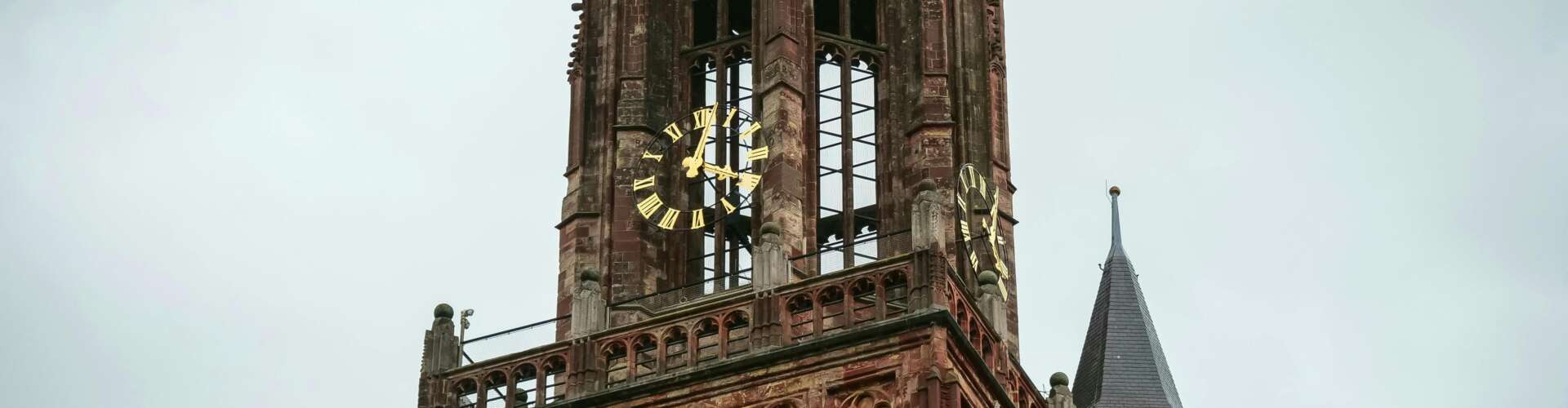 Roodgetinte Sint-Janskerk in Maastricht