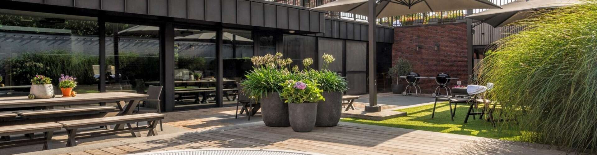 Jacuzzi in tuin vakantiehuis