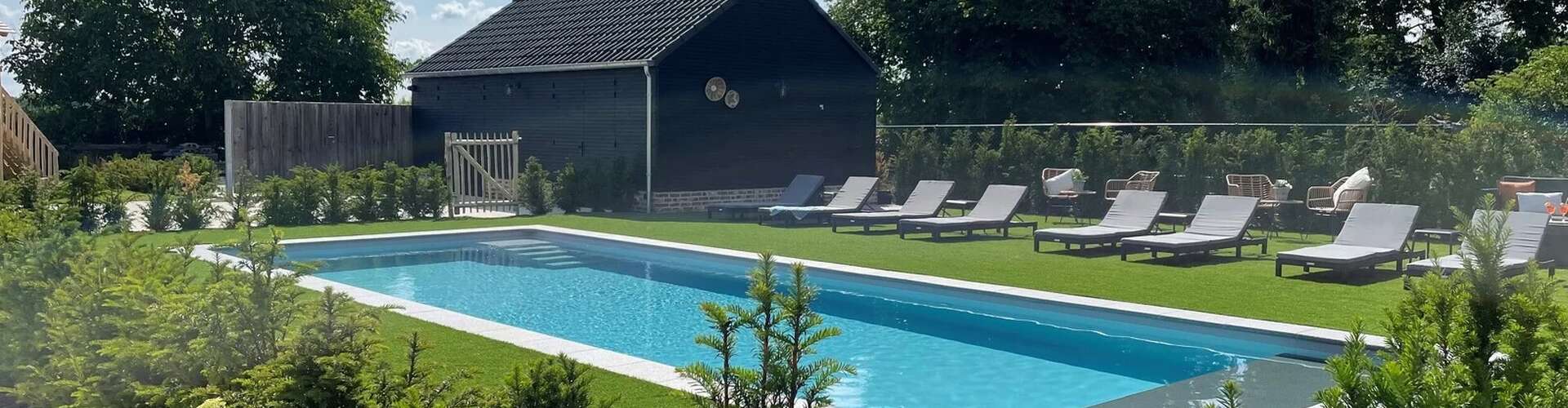 Zwembad in tuin