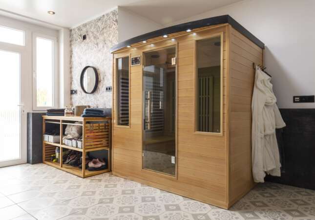 Van frisse Ardennenlucht naar weldadige warmte: in de sauna van Maison Irys komt alles even tot rust.
